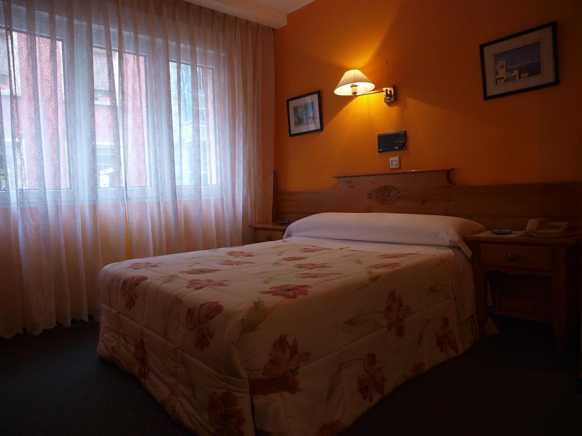 Hotel Paris Gijon Bagian luar foto