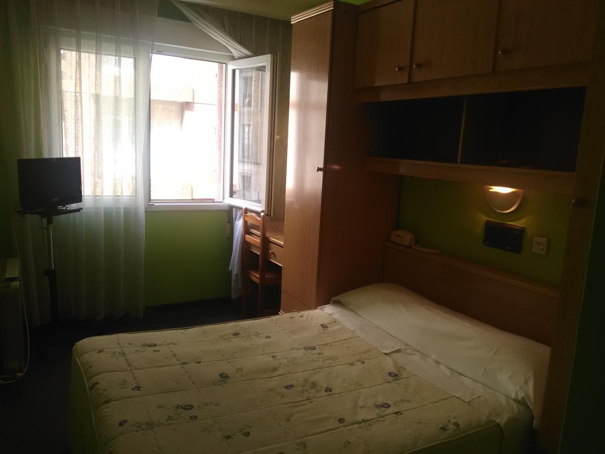 Hotel Paris Gijon Bagian luar foto